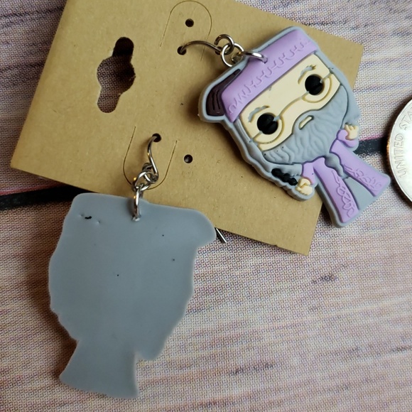 New Dumbledore Harry Potter Dangle Earrings - Picture 5 of 5